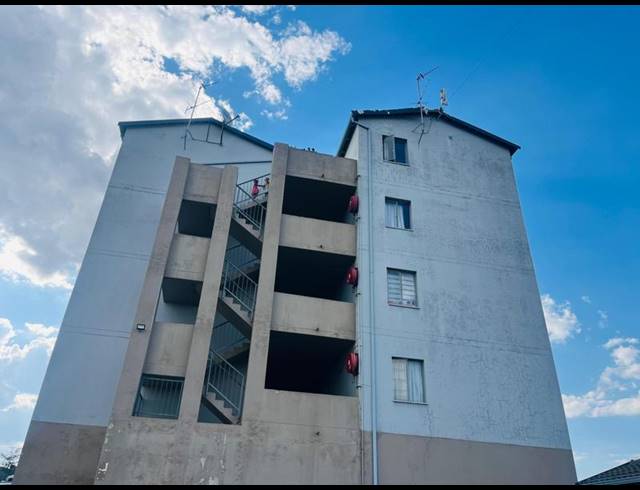 2 BEDROOM APARTMENT FOR SALE IN FLEURHOF